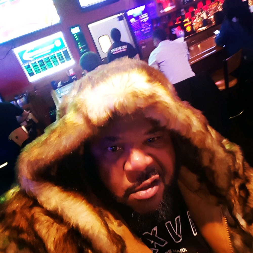 Meet your Posher, Carlos